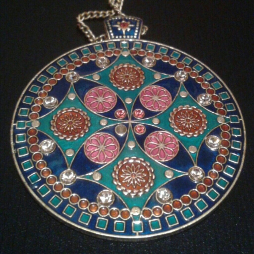Necklace - Picture 2 of 3